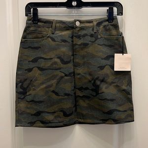 Super Down Camo mini skirt